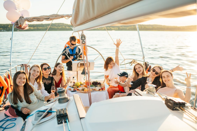 Planning a Yacht Party: Tips and Tricks for a Successful Celebration