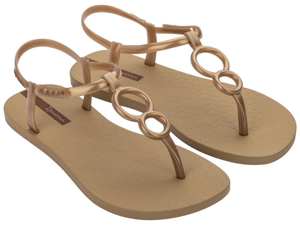 7 Reasons You Should Invest in Beach Sandals